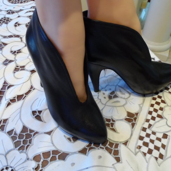 Ash Shoes - ASH Dune Black Leather Ankle Boots Size 37M